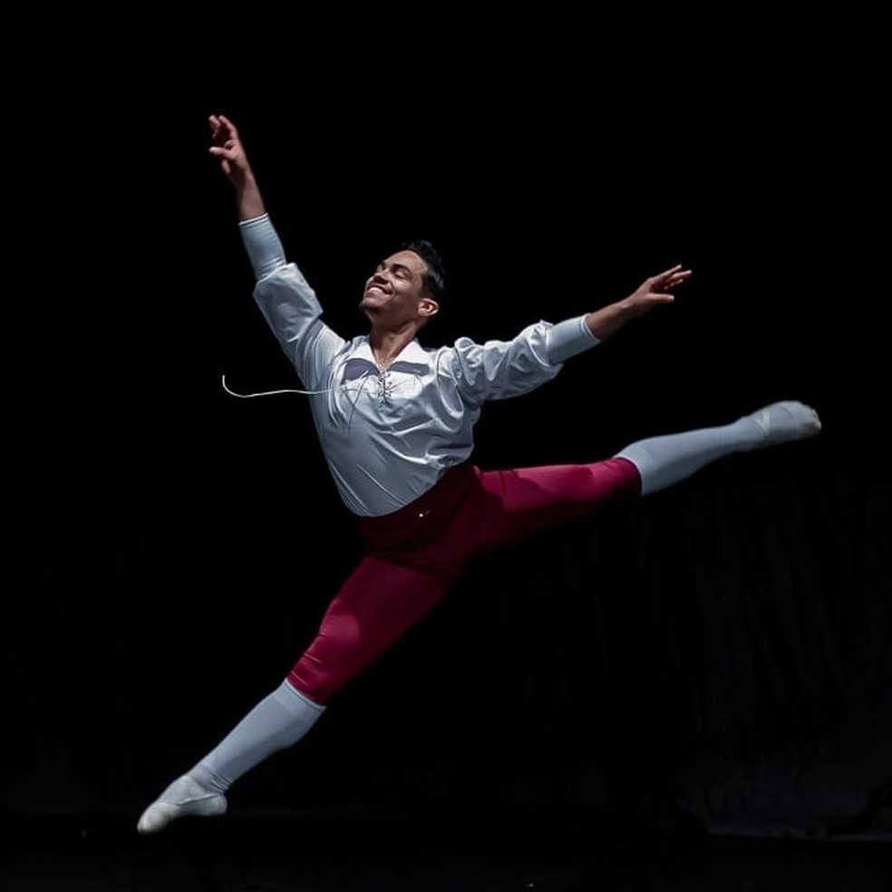 bailarino ganha bolsa - foto